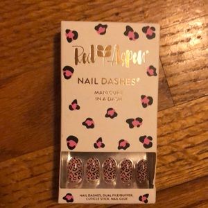 Red Aspen nail dashes